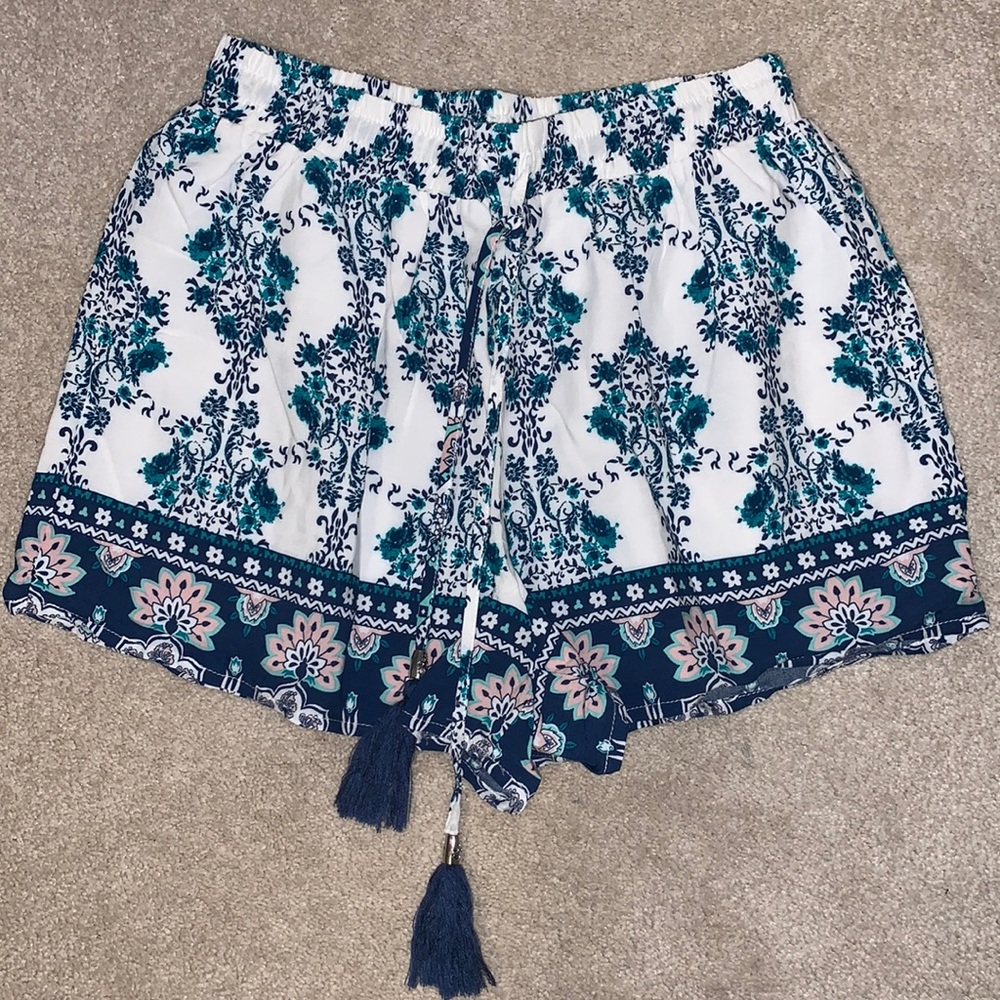 *NWOT* Charlotte Russe damask patterned soft shorts